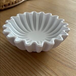 Chic White Scalloped Ceramic Dish